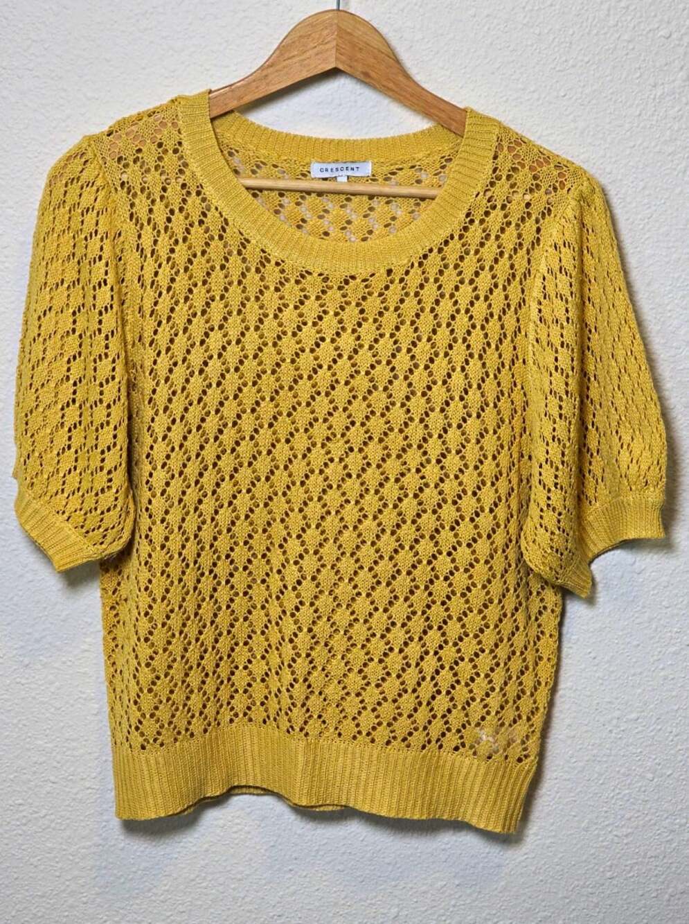 Crescent Women’s L Yellow Open-Knit Lightweight Crewneck Short Sleeve Pullover